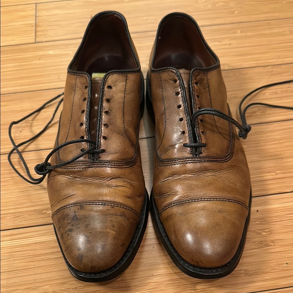 Allen Edmonds Brown Leather Oxfords with Classic Design